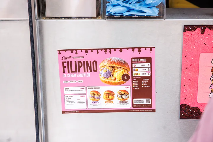Menüplakat für das Filipino Ice Cream Sandwich am Eiswagen