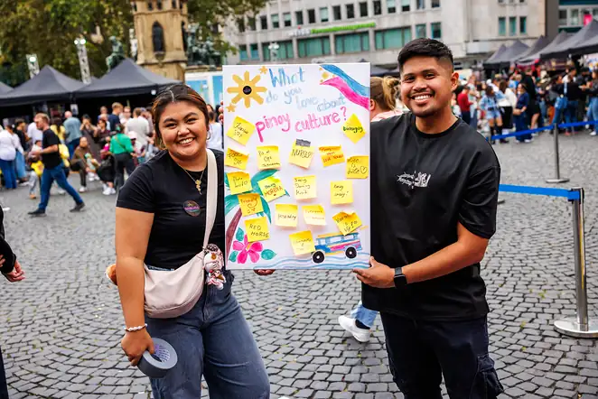 Mitmach-Tafel voller Post-its: Was liebt ihr an der Pinoy-Kultur?